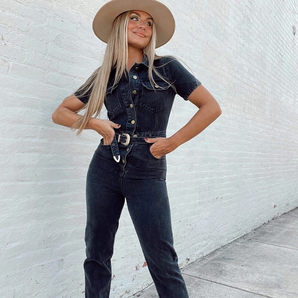 ⚡️ NWT ⚡️ PLAYIN’ FOR KEEPS DENIM JUMPSUIT